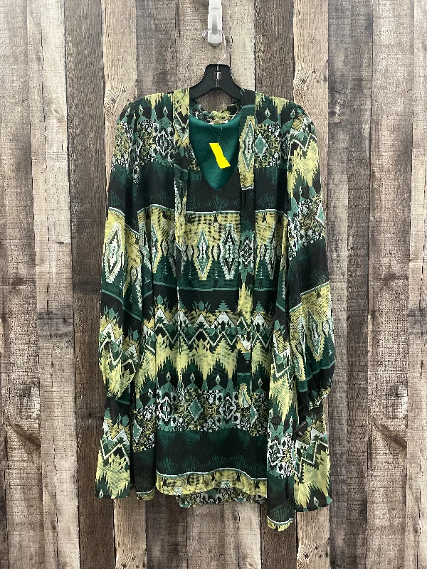 Dress Casual Short By Entro In Green, Size: M