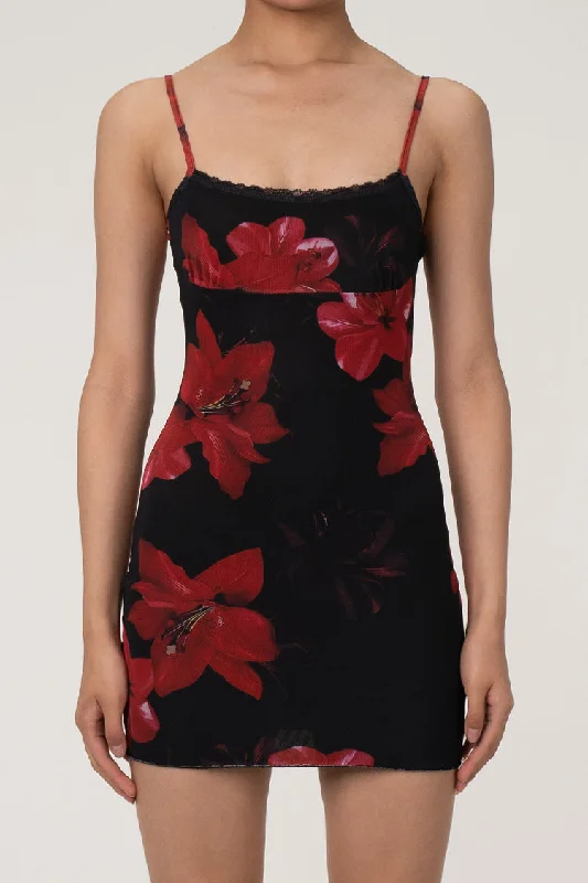 Sexy Lace Scoop Neck Spaghetti Strap Mesh Floral Print Sheath Party Mini Dress Classic Solid Mini Dress Sexy Lace Scoop Neck Spaghetti Strap Mesh Floral Print Sheath Party Mini Dress Classic Solid Mini Dress